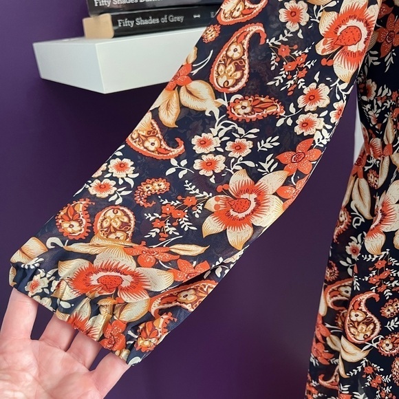 7 for $30 Melloday Long Sleeve Tunic - Picture 4 of 10